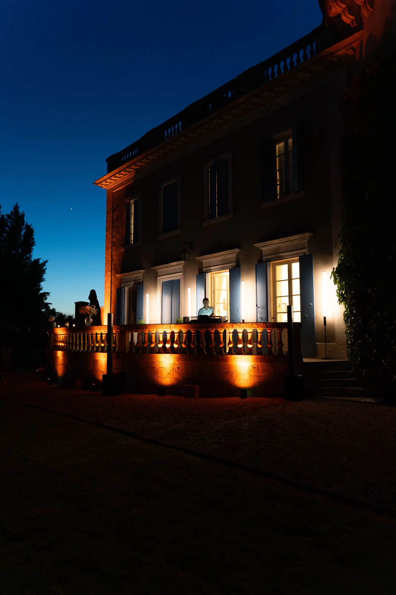 Architectural lighting for a reception
