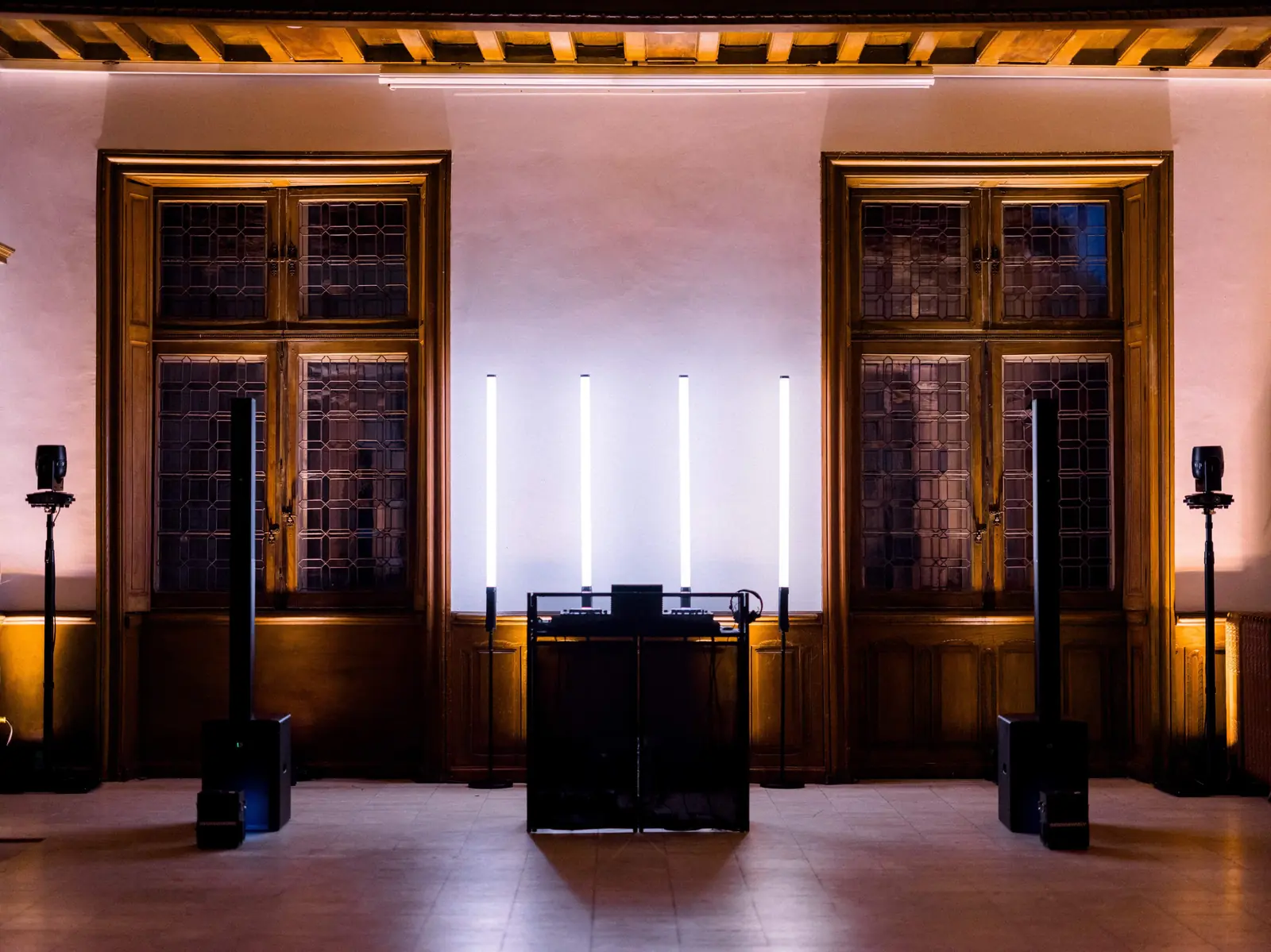Vibra lighting scenography