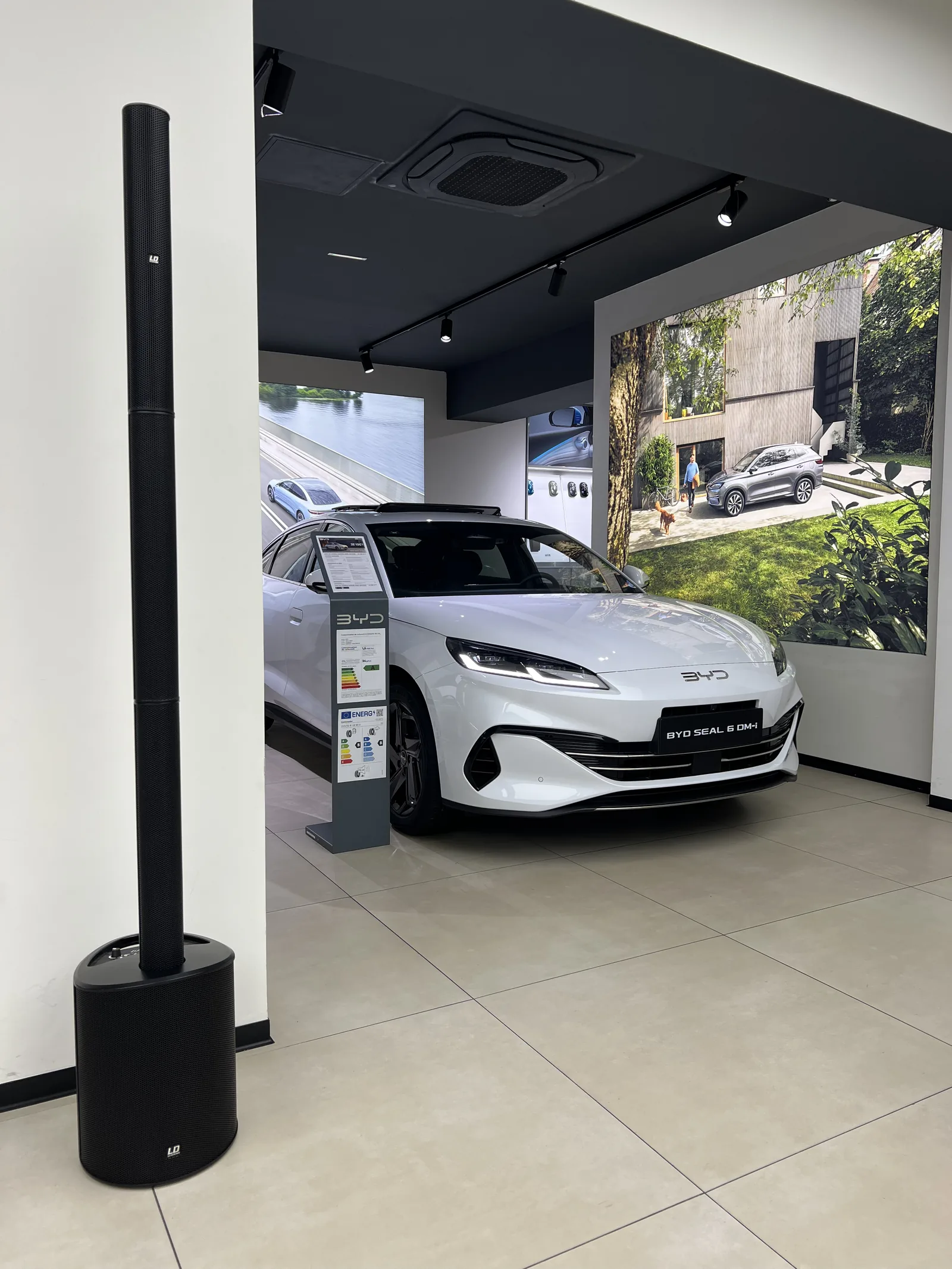 BYD — Champs-Élysées Showroom, Concession BYD, Champs-Élysées, Paris — photo 1